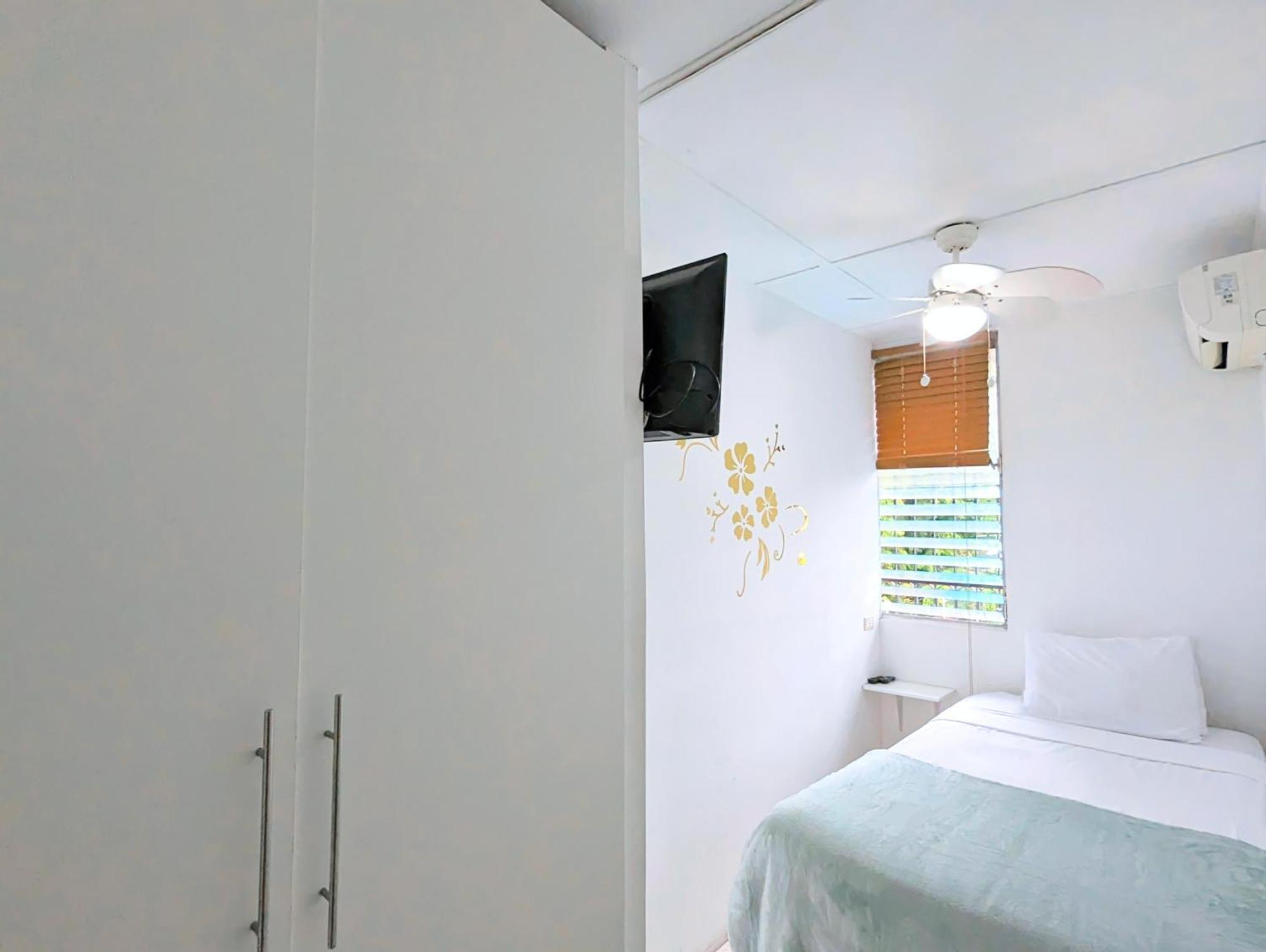 Hostal Yoha Kota Panama Bagian luar foto