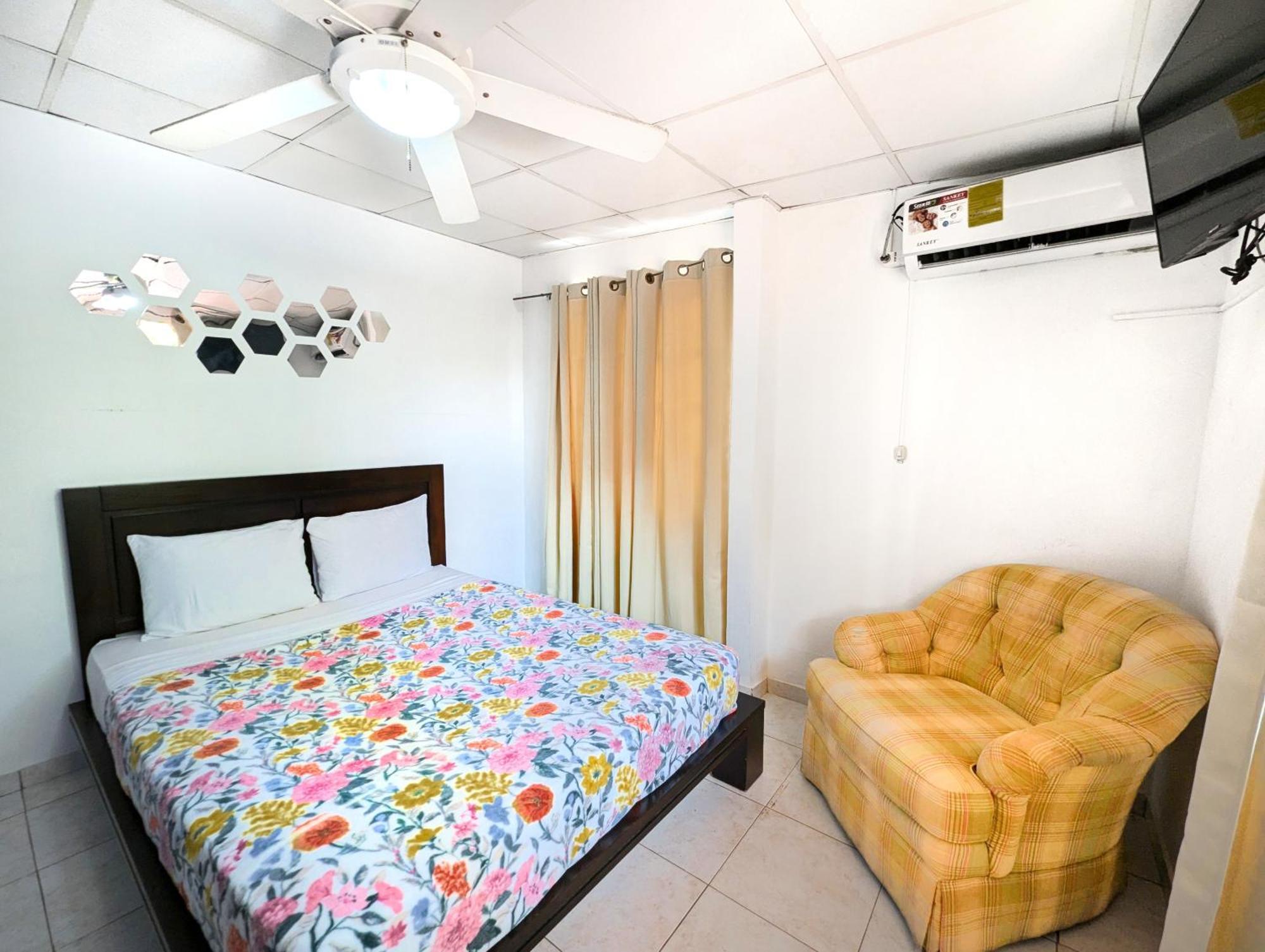 Hostal Yoha Kota Panama Bagian luar foto